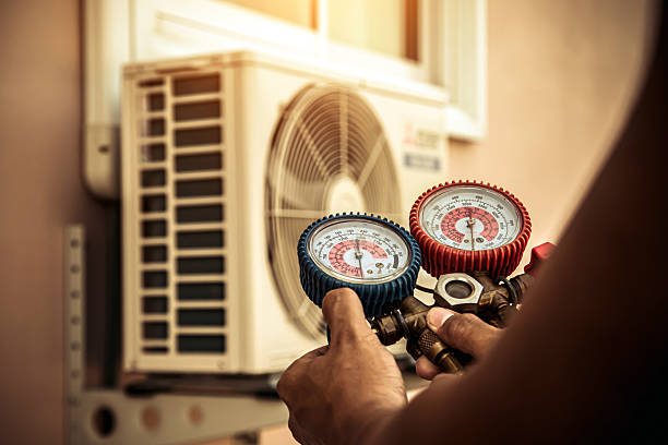 Professional Hvac technician working in Crandall, TX